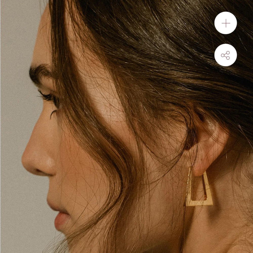 Spells of Love ‘Alia’ Yellow Gold Hoops ASO Catherine, Princess of Wales - Picture 4 of 14